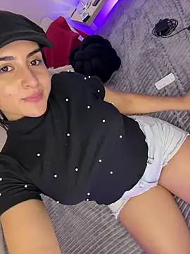 Snapshot of anniemorgan01 chatting on 7, 10, 2025 anniemorgan01 online show from 7, 10, 2025