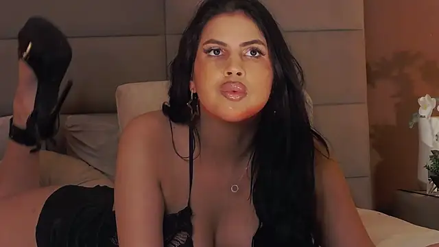 Snapshot of GiuliaHarvey chatting on 4, 2, 2025 GiuliaHarvey online show from 4, 2, 2025