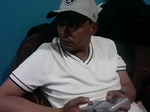 Snapshot of TUMORENO1 chatting on 23, 1, 2025 TUMORENO1 online show from 23, 1, 2025