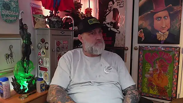 Snapshot of fillingyourthroat2 chatting on 2, 2, 2025 fillingyourthroat2 online show from 2, 2, 2025