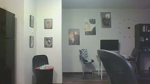 Snapshot of Stayinalive1992 chatting on 14, 10, 2025 Stayinalive1992 online show from 14, 10, 2025