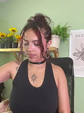 Liittleluaa  online show from 11, 3, 2025