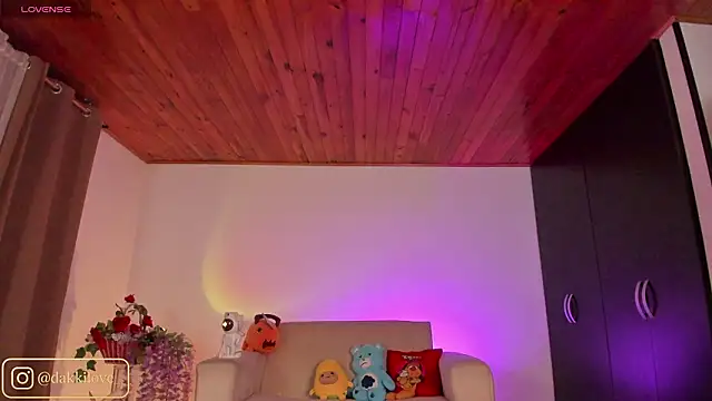 DAKOTA LOVEE online show from 7, 3, 2026