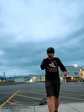 QcMisterv13 online show from 18, 4, 2026