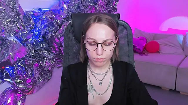 Snapshot of AphexQueen chatting on 5, 12, 2024 AphexQueen online show from 5, 12, 2024