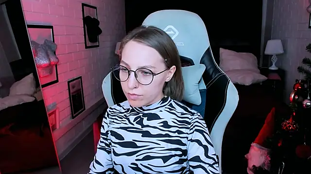 Snapshot of AphexQueen chatting on 6, 12, 2024 AphexQueen online show from 6, 12, 2024