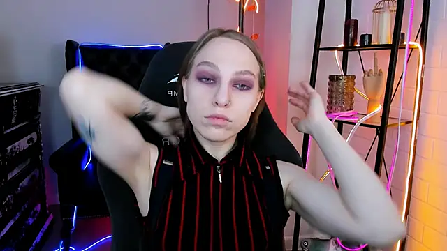 Snapshot of AphexQueen chatting on 8, 12, 2024 AphexQueen online show from 8, 12, 2024