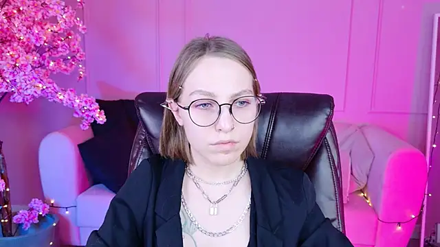 Snapshot of AphexQueen chatting on 13, 12, 2024 AphexQueen online show from 13, 12, 2024