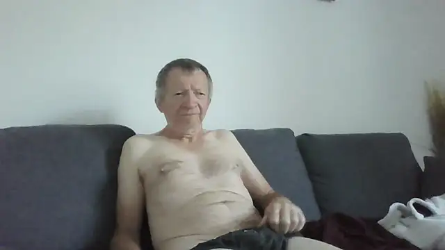Snapshot of naturiste974 chatting on 30, 4, 2026 naturiste974 online show from 30, 4, 2026