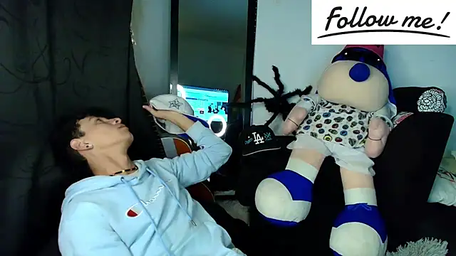 Snapshot of twink_sebas_ chatting on 11, 12, 2024 twink sebas  online show from 11, 12, 2024