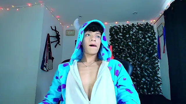 Snapshot of twink_sebas_ chatting on 3, 2, 2025 twink sebas  online show from 3, 2, 2025