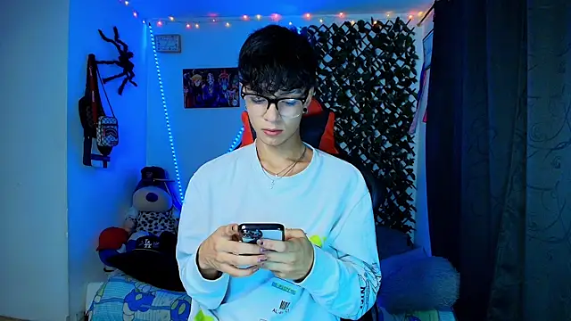 Snapshot of twink_sebas_ chatting on 16, 2, 2025 twink sebas  online show from 16, 2, 2025