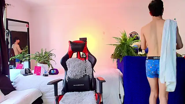 Snapshot of twink_sebas_ chatting on 11, 10, 2025 twink sebas  online show from 11, 10, 2025