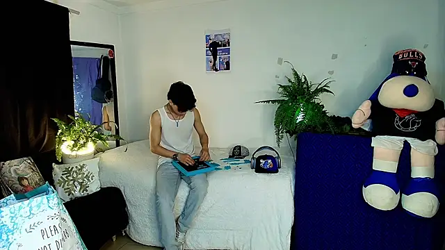 Snapshot of twink_sebas_ chatting on 17, 10, 2025 twink sebas  online show from 17, 10, 2025
