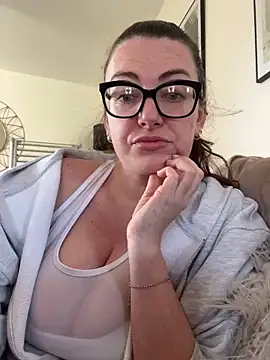 Miss Stassi online show from 2, 3, 2025