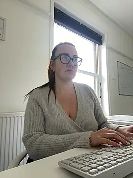 Miss Stassi online show from 5, 3, 2025