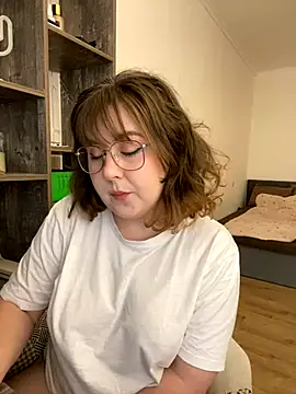 Snapshot of cinnabon_ chatting on 6, 12, 2024 cinnabon online show from 6, 12, 2024