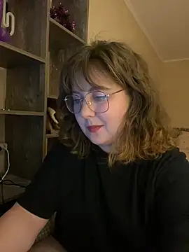 Snapshot of cinnabon_ chatting on 24, 12, 2024 cinnabon online show from 24, 12, 2024