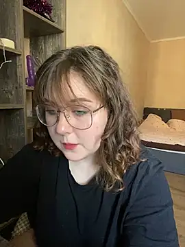 Snapshot of cinnabon_ chatting on 10, 1, 2025 cinnabon online show from 10, 1, 2025