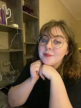 Snapshot of cinnabon_ chatting on 10, 1, 2025 cinnabon online show from 10, 1, 2025