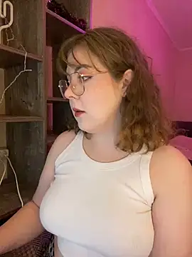 Snapshot of cinnabon_ chatting on 13, 1, 2025 cinnabon online show from 13, 1, 2025