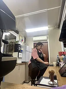 Snapshot of cinnabon_ chatting on 29, 1, 2025 cinnabon online show from 29, 1, 2025