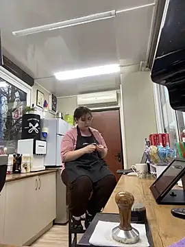 Snapshot of cinnabon_ chatting on 1, 2, 2025 cinnabon online show from 1, 2, 2025