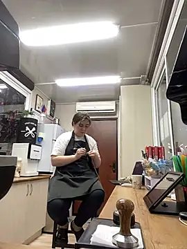 Snapshot of cinnabon_ chatting on 5, 2, 2025 cinnabon online show from 5, 2, 2025