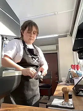 Snapshot of cinnabon_ chatting on 12, 2, 2025 cinnabon online show from 12, 2, 2025