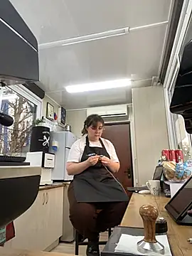 Snapshot of cinnabon_ chatting on 12, 2, 2025 cinnabon online show from 12, 2, 2025