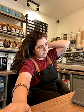 Snapshot of cinnabon_ chatting on 1, 10, 2025 cinnabon online show from 1, 10, 2025