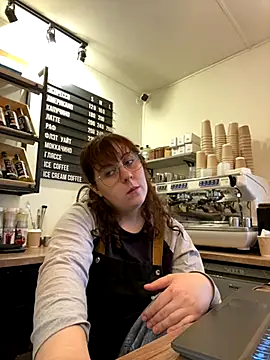 Snapshot of cinnabon_ chatting on 26, 10, 2025 cinnabon online show from 26, 10, 2025