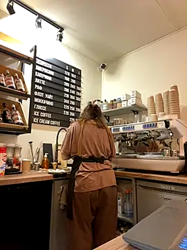 Snapshot of cinnabon_ chatting on 6, 11, 2025 cinnabon online show from 6, 11, 2025