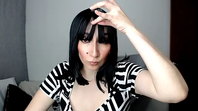 Laura-pervert online show from 3, 7, 2026