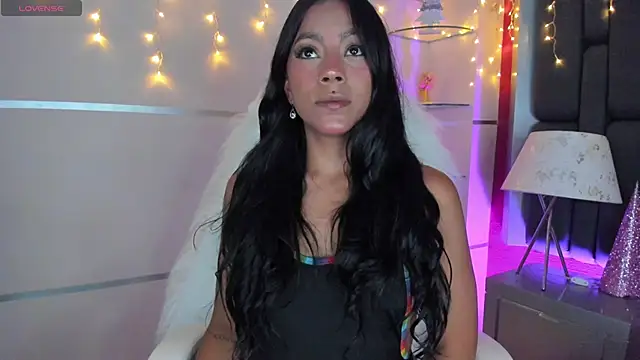 Amber villalobos  online show from 27, 12, 2024