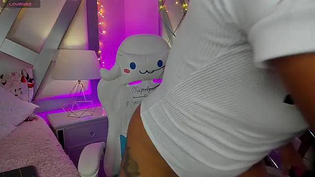 Amber villalobos  online show from 11, 1, 2025