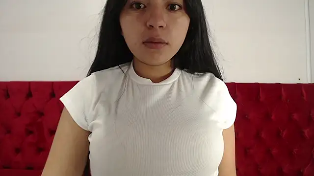 Snapshot of CarolineBrunx chatting on 6, 1, 2025 CarolineBrunx online show from 6, 1, 2025