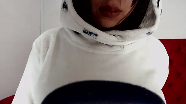 Snapshot of CarolineBrunx chatting on 13, 1, 2025 CarolineBrunx online show from 13, 1, 2025
