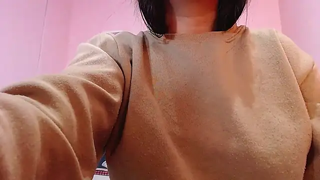 Snapshot of CarolineBrunx chatting on 26, 2, 2025 CarolineBrunx online show from 26, 2, 2025