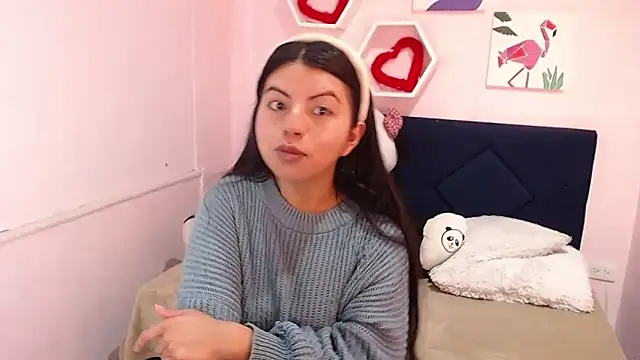 Snapshot of CarolineBrunx chatting on 26, 2, 2025 CarolineBrunx online show from 26, 2, 2025