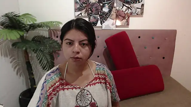 Snapshot of CarolineBrunx chatting on 7, 3, 2025 CarolineBrunx online show from 7, 3, 2025