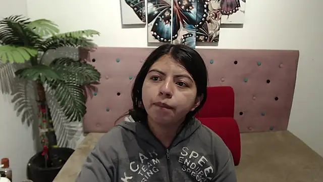 Snapshot of CarolineBrunx chatting on 10, 3, 2025 CarolineBrunx online show from 10, 3, 2025
