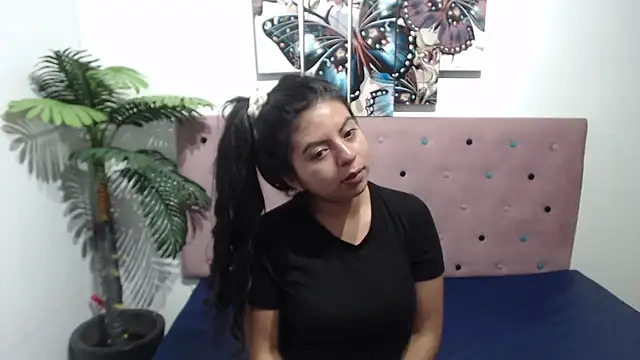 Snapshot of CarolineBrunx chatting on 15, 3, 2025 CarolineBrunx online show from 15, 3, 2025