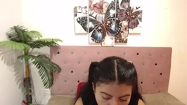 Snapshot of CarolineBrunx chatting on 16, 3, 2025 CarolineBrunx online show from 16, 3, 2025