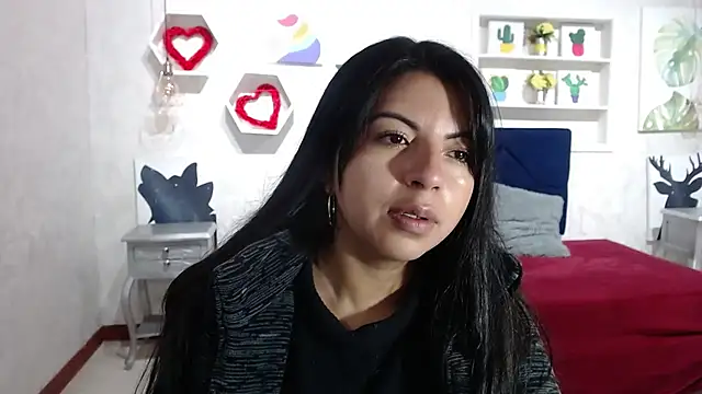 Snapshot of CarolineBrunx chatting on 2, 11, 2025 CarolineBrunx online show from 2, 11, 2025