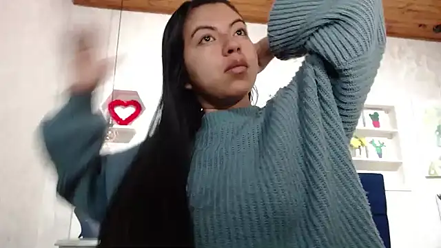 Snapshot of CarolineBrunx chatting on 18, 11, 2025 CarolineBrunx online show from 18, 11, 2025