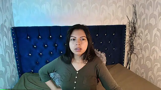 Snapshot of CarolineBrunx chatting on 11, 1, 2026 CarolineBrunx online show from 11, 1, 2026