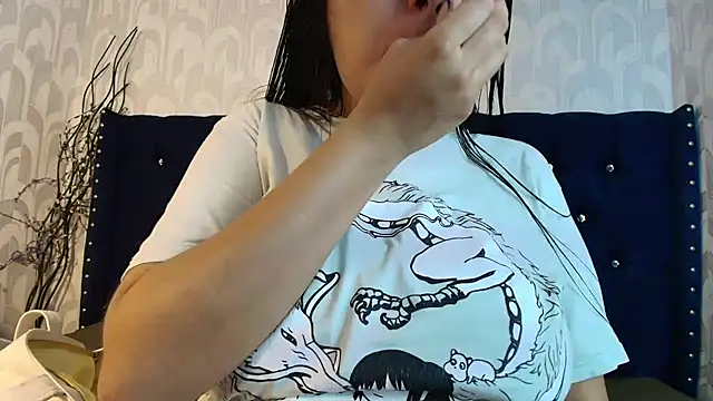 Snapshot of CarolineBrunx chatting on 25, 2, 2026 CarolineBrunx online show from 25, 2, 2026