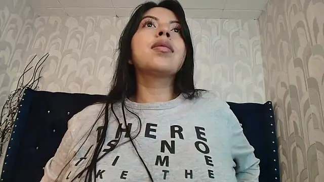 Snapshot of CarolineBrunx chatting on 12, 3, 2026 CarolineBrunx online show from 12, 3, 2026