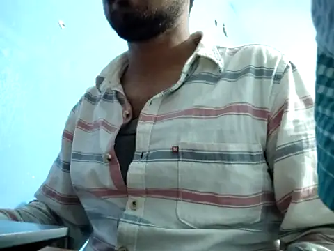 Snapshot of Ishan003 chatting on 18, 12, 2025 Ishan003 online show from 18, 12, 2025